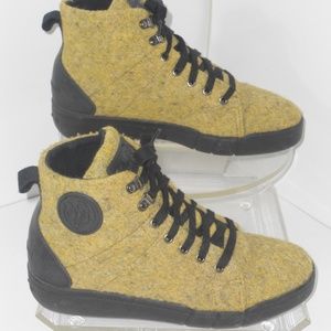 DEJA SHOE ANKLE BOOTS SIZE 8 MEDIUM